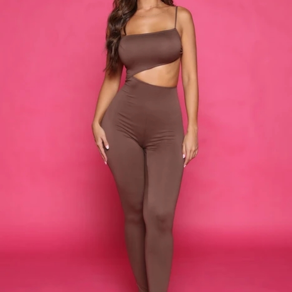 Jumpsuit medium never been worn - Picture 1 of 1